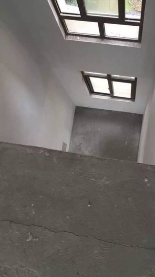 中介带看坠楼身亡 二次改造闯大祸 中介带看房,坠楼身亡,房屋二次改造