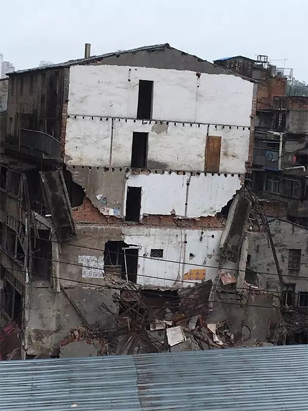 �����񷿵���,�����Ͼ�,Σ������