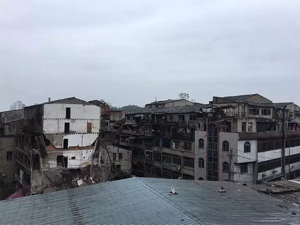 �����񷿵���,�����Ͼ�,Σ������