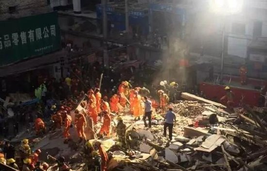 �����񷿵���,�����Ͼ�,Σ������